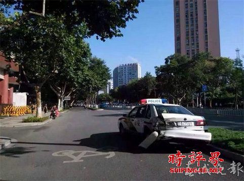 女司機(jī)開(kāi)寶馬連撞兩警車 被帶下車時(shí)全身癱軟